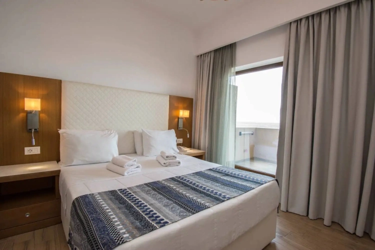 Bathtub Double Junior Suite with sea view