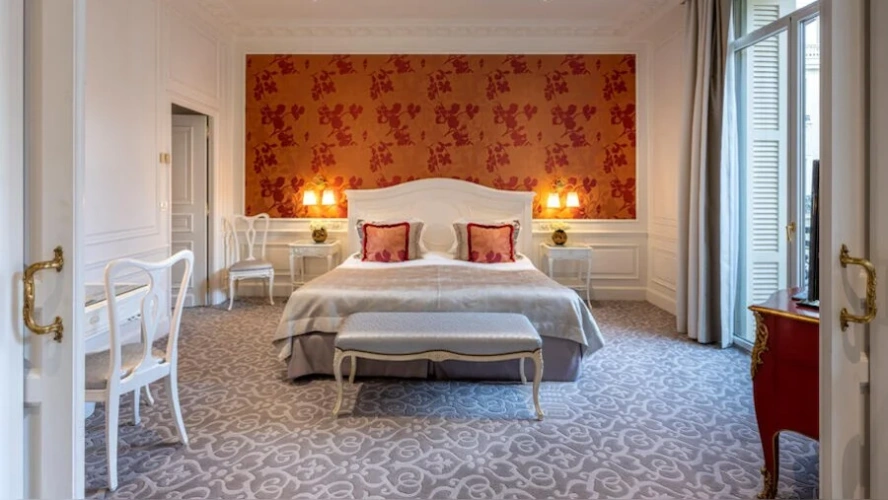 Double Suite with city or courtyard view