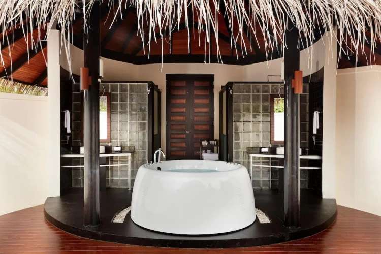 Deluxe Pool Family Double Beach Villa