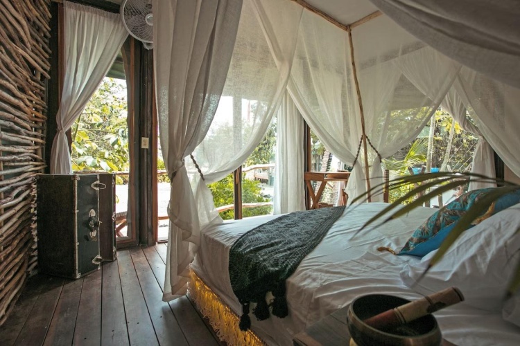Luxury Double Tent with canal view