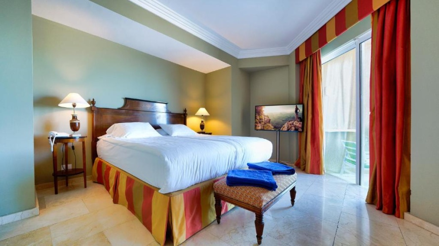 Bull Hotel Reina Isabel & Spa photo 9