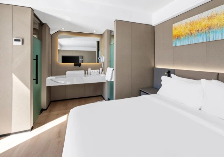 Grand room