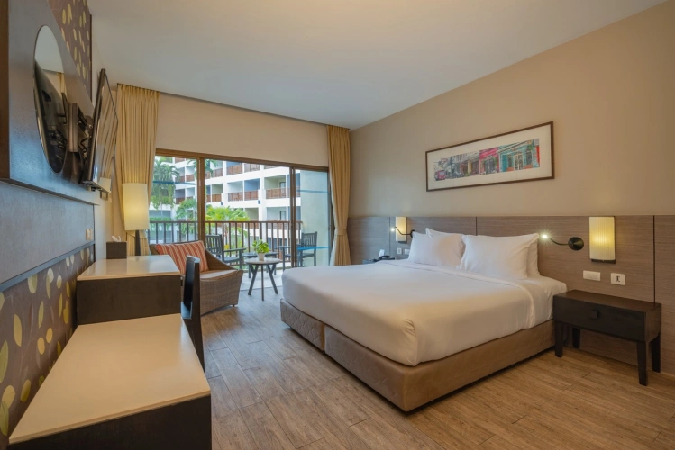 Deluxe Double room with pool view