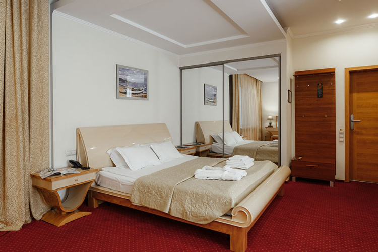 Double Suite