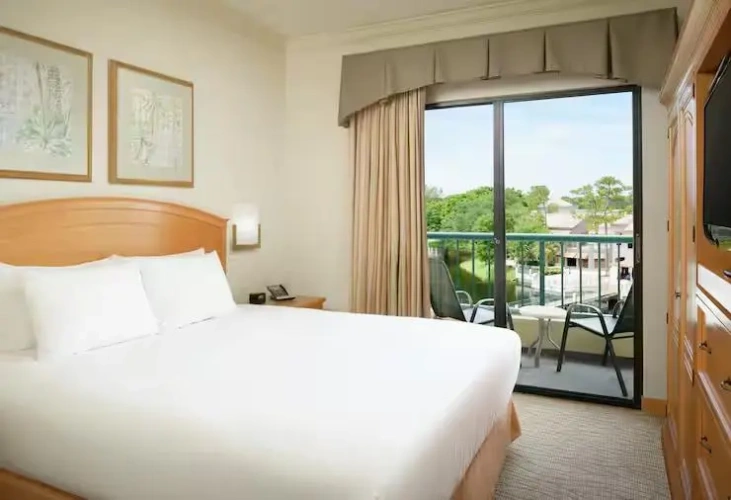 1 Bedroom Double Suite with lake view