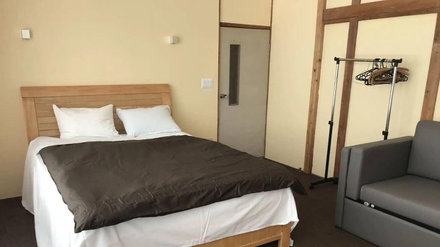 No. 9 Quadruple room