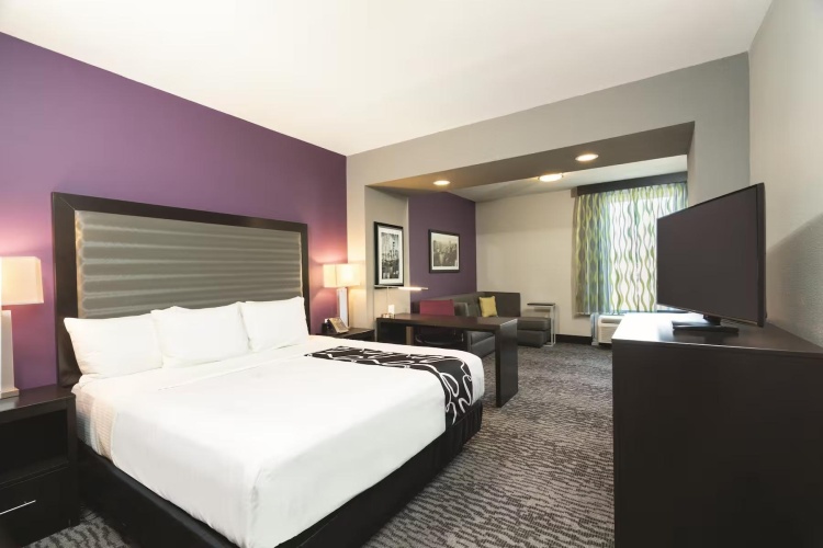 Deluxe Double Suite
