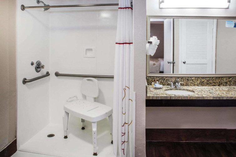 Accessible Double Suite
