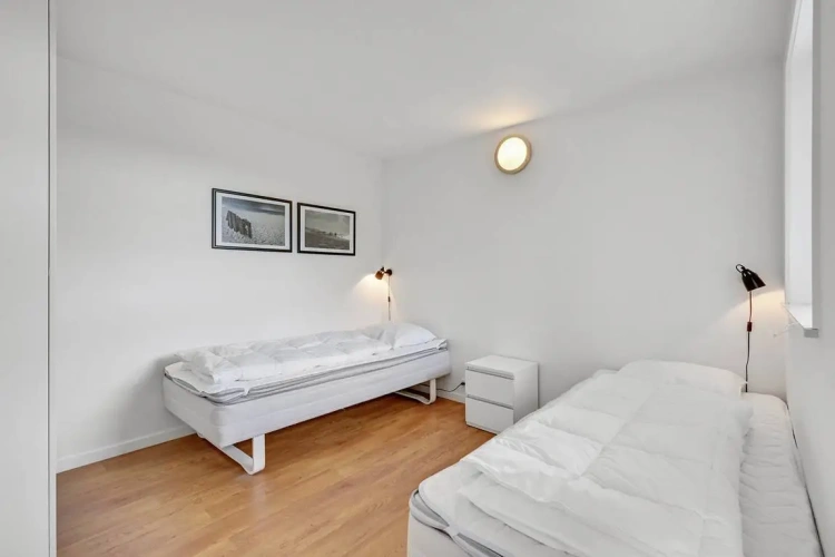 Active Sextuple Cottage