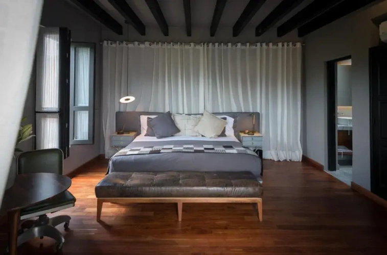 Rooftop Double Suite with city view