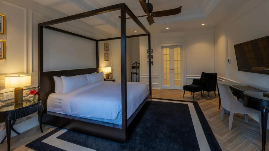La Grande Francaise Double Suite