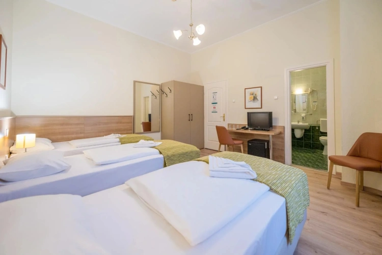 Triple room