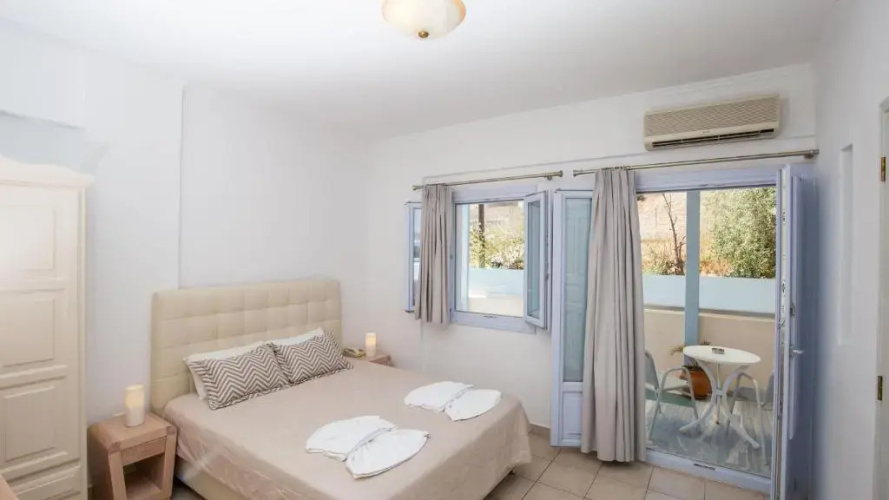 Erato Apartments