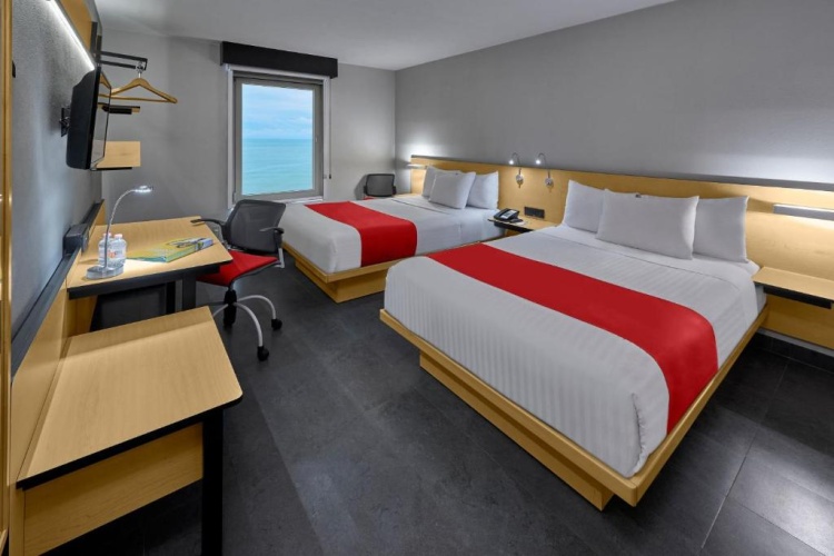 Quadruple room with sea view