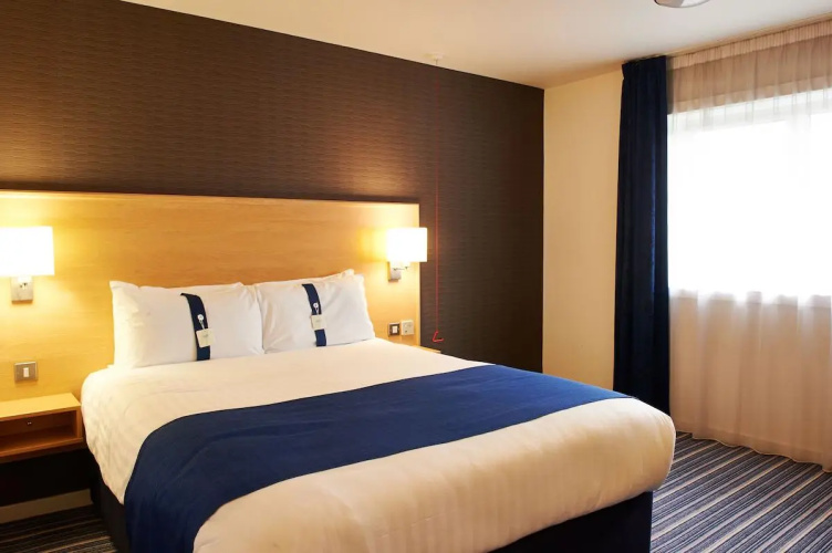 Holiday Inn Express Manchester Airport photo 7