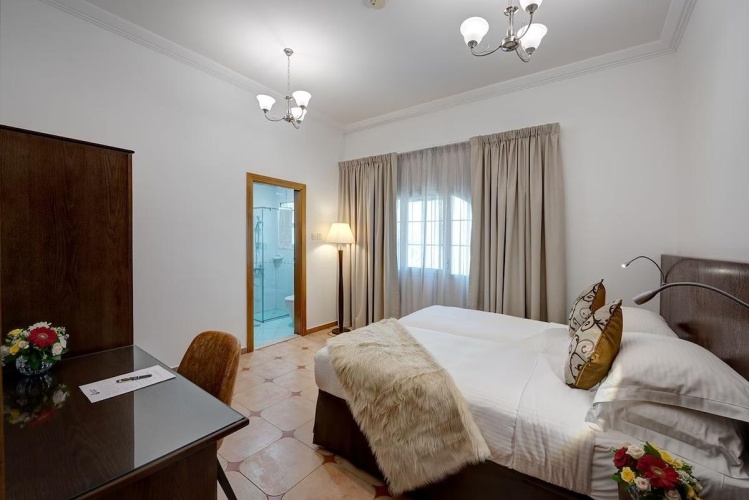 4 Bedrooms Villa