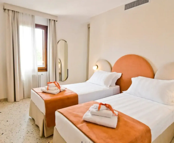 Artemisia Twin room