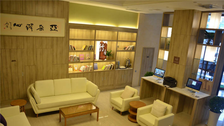 Atour Hotel (Ankang Hi-Tech Industrial Development Zone Ruizhi)