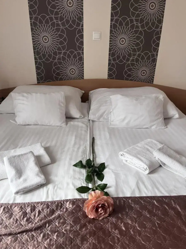 Rose City Hotel