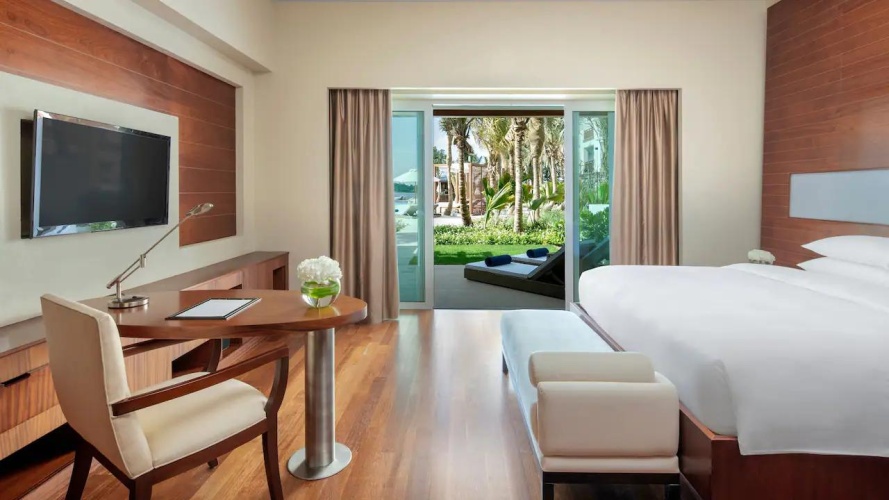 Lagoon Beach Double Family room