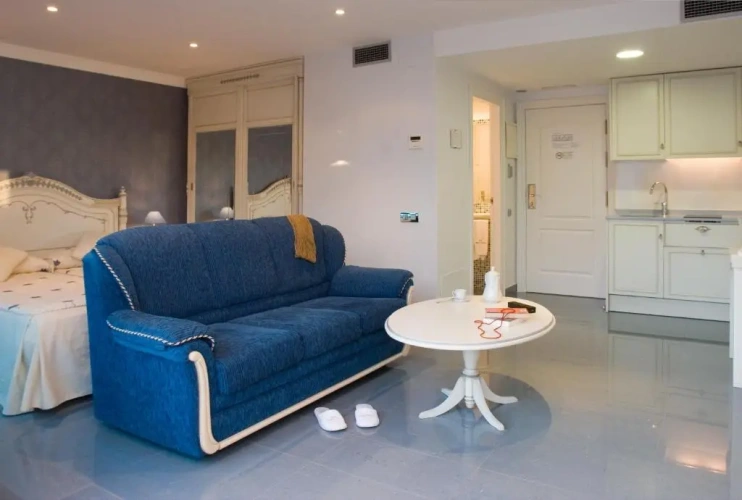 Classic Twin Apartment with balcony