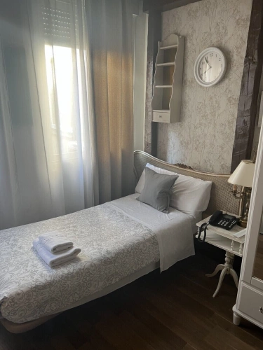 Economy Access to the Bathroom by Sloping Stairs Single room