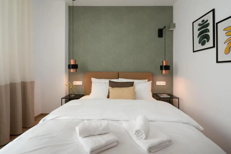 1 Bedroom Premium Double Apartment