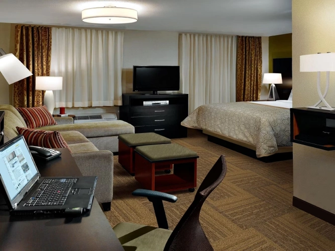 1 Bedroom Accessible Suite