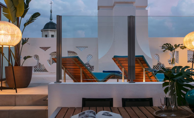 Beyond ME+ with Terrace and Jacuzzi Double Suite