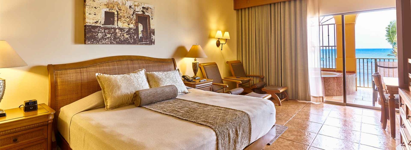2 Bedrooms Master Suite beachfront