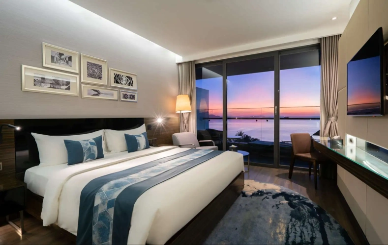 Premier Double room with balcony and with ocean view