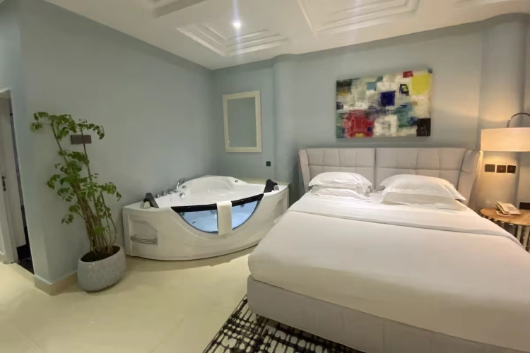 Luxury Double Ground Floor Studio Suite