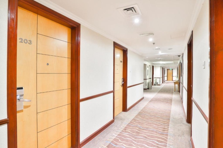 Landmark Summit Hotel photo 9