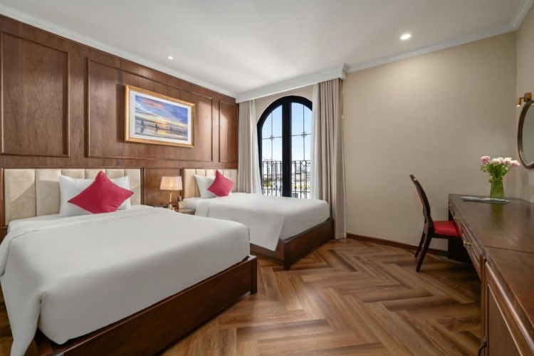 Superior Twin room with balcony and with city view