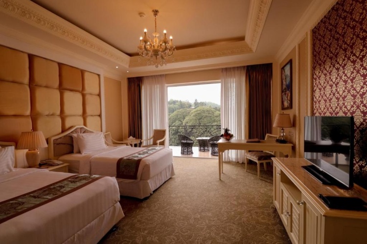 Deluxe Twin room with balcony