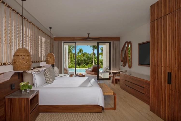 Swim Out Preferred Club Double Junior Suite