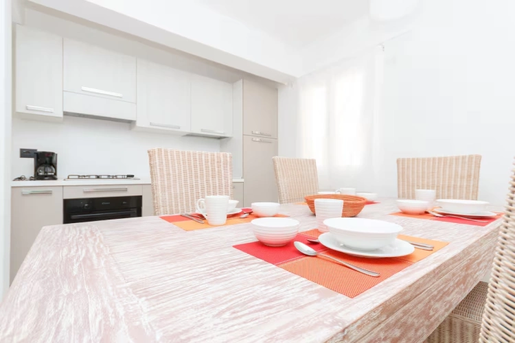 2 Bedrooms Apartment with sea view