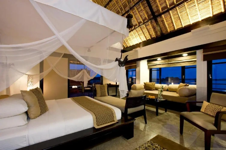 Double Ocean Villa on the Rock