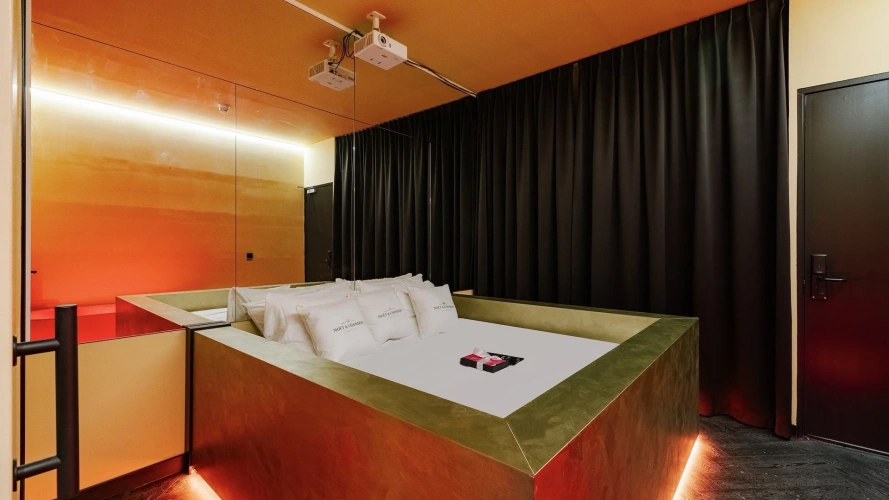 Champagne Double Suite