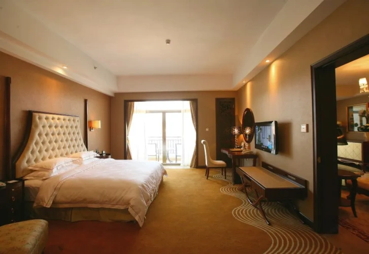Commercial Double Suite