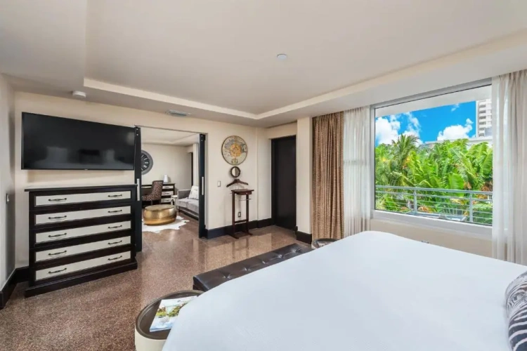 Cabana Double Suite Poolside