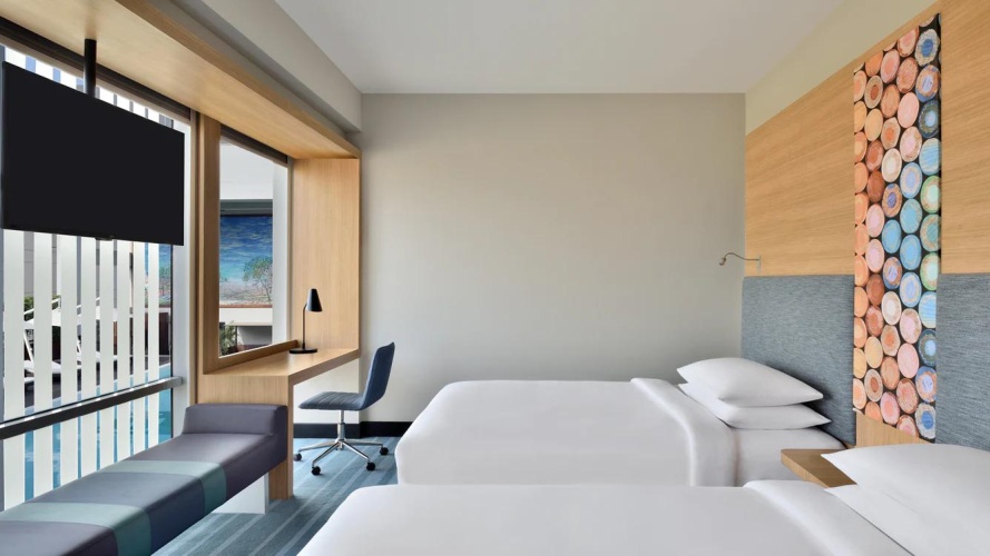 Aloft High Floor Twin room