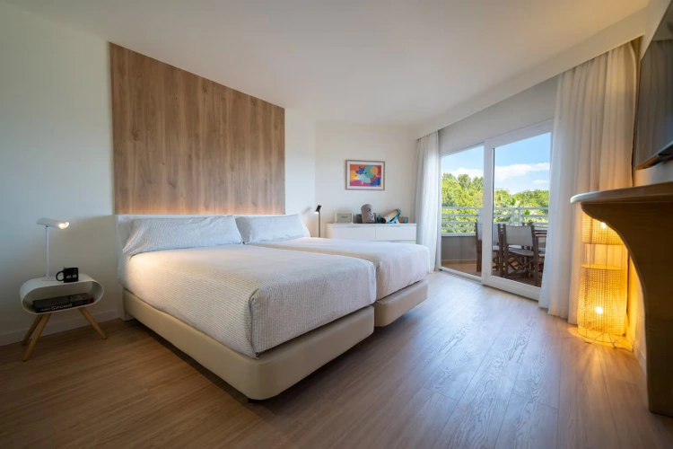 Twin The Beach House Suite seafront