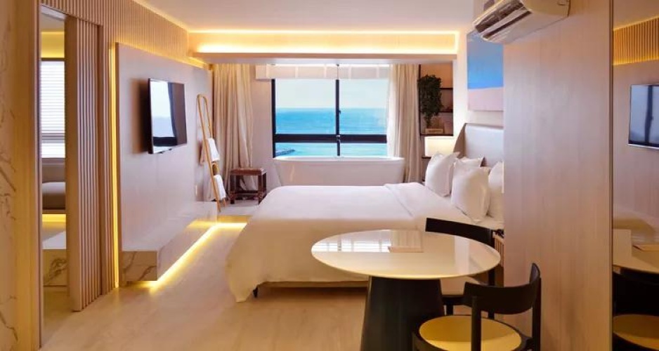Aqua Double Suite