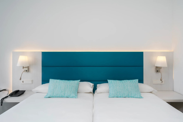 Alua Leo Hotel