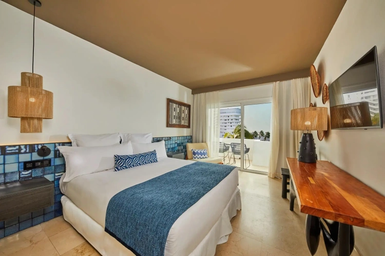 Twin room with ocean view