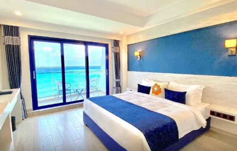 Deluxe room with balcony and with sea view