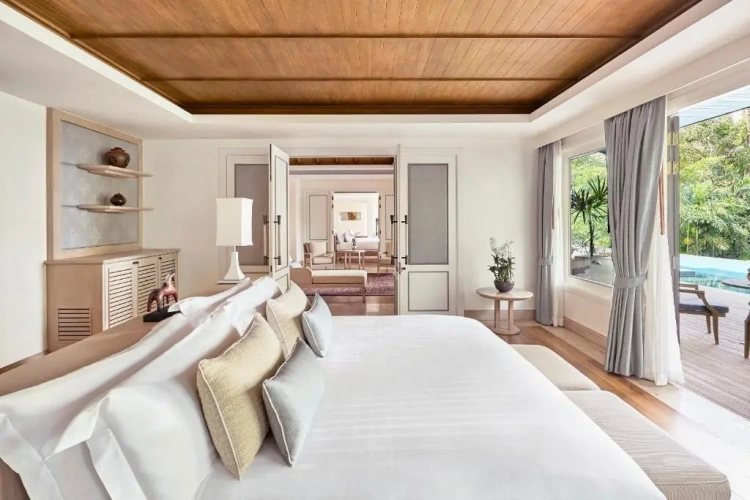 Double Signature Pool Suite with ocean view