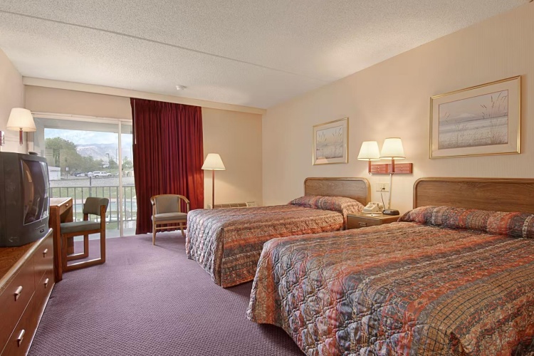 Quadruple Suite