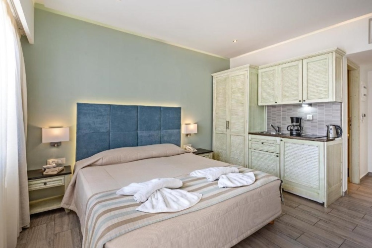 Double Studio with balcony and with partial sea view
